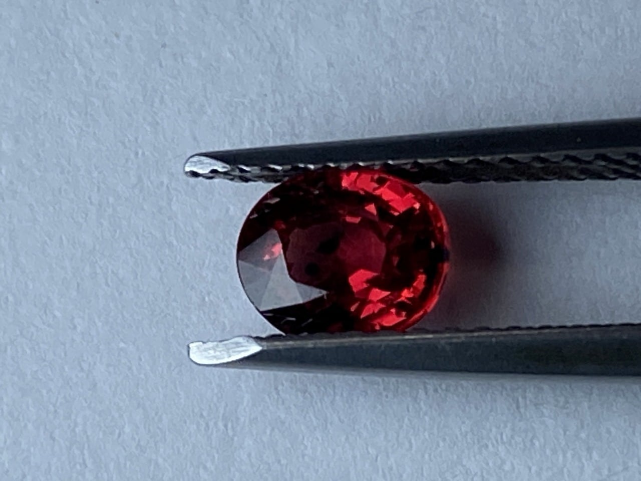 新入荷|レッドスピネル|赤が鮮やかで内部に小さい黒点があるのが魅力的。0.98ct 【限定1個】 <M-C-64>