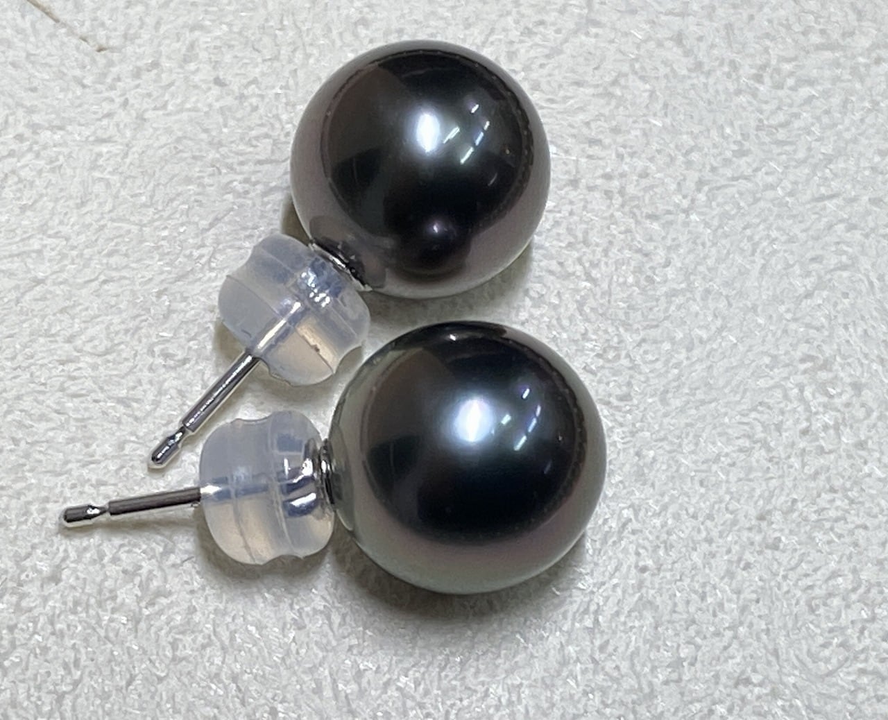 黒真珠 8.1mm〜10.5mm(ピアス付) 鑑別書付 【限定1個】 PA-011