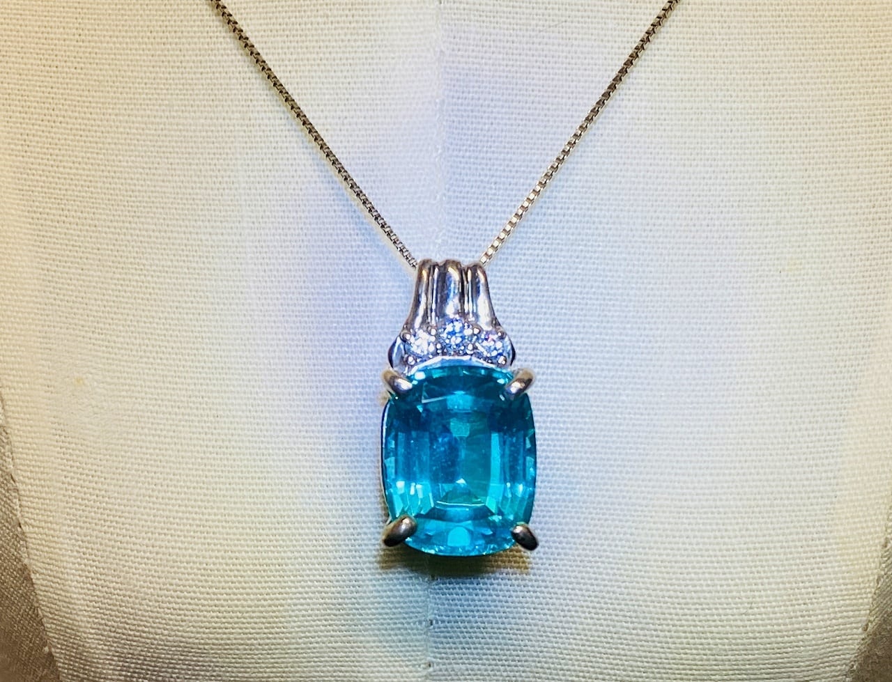 パライバトルマリンタイプ<ラボグロウン>ペンダント 【限定1個】4.95ct 蛍光色 魅力的なブルー&グリーン S-003