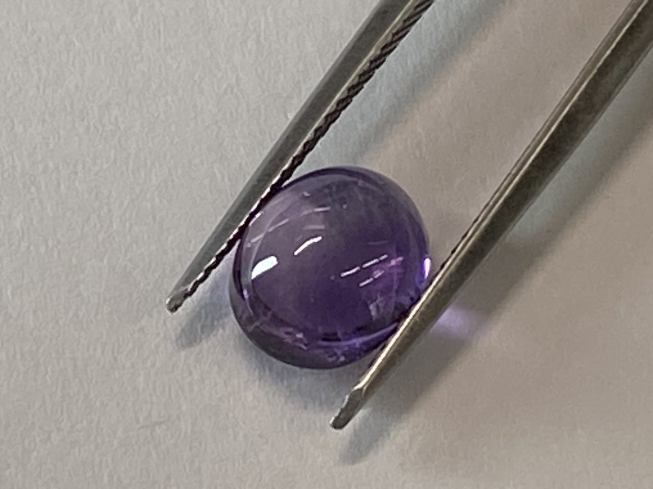 新入荷|アメジスト|かわいいカボッションカット 透明&紫のコンビネーション 2.97ct サイズ:9.8×8mm 【限定1個】 <M-C-78>