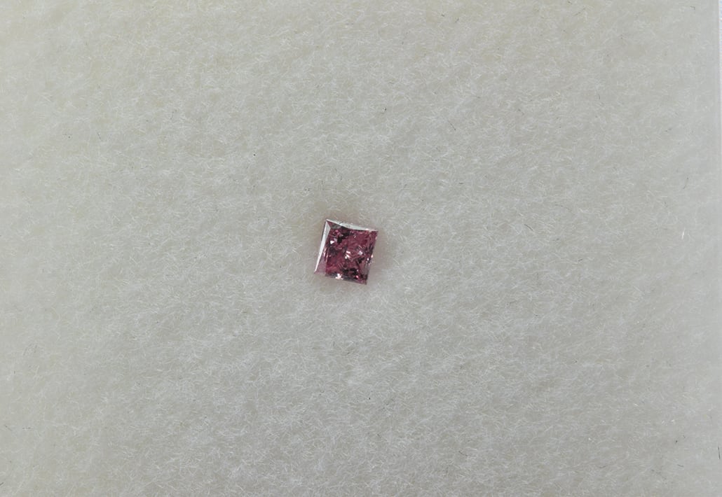 天然ピンクダイヤモンドプリンセスカット 0.89ct FANCY VIVID PURPLISH I-1 【限定1個】MDP-0089-PR