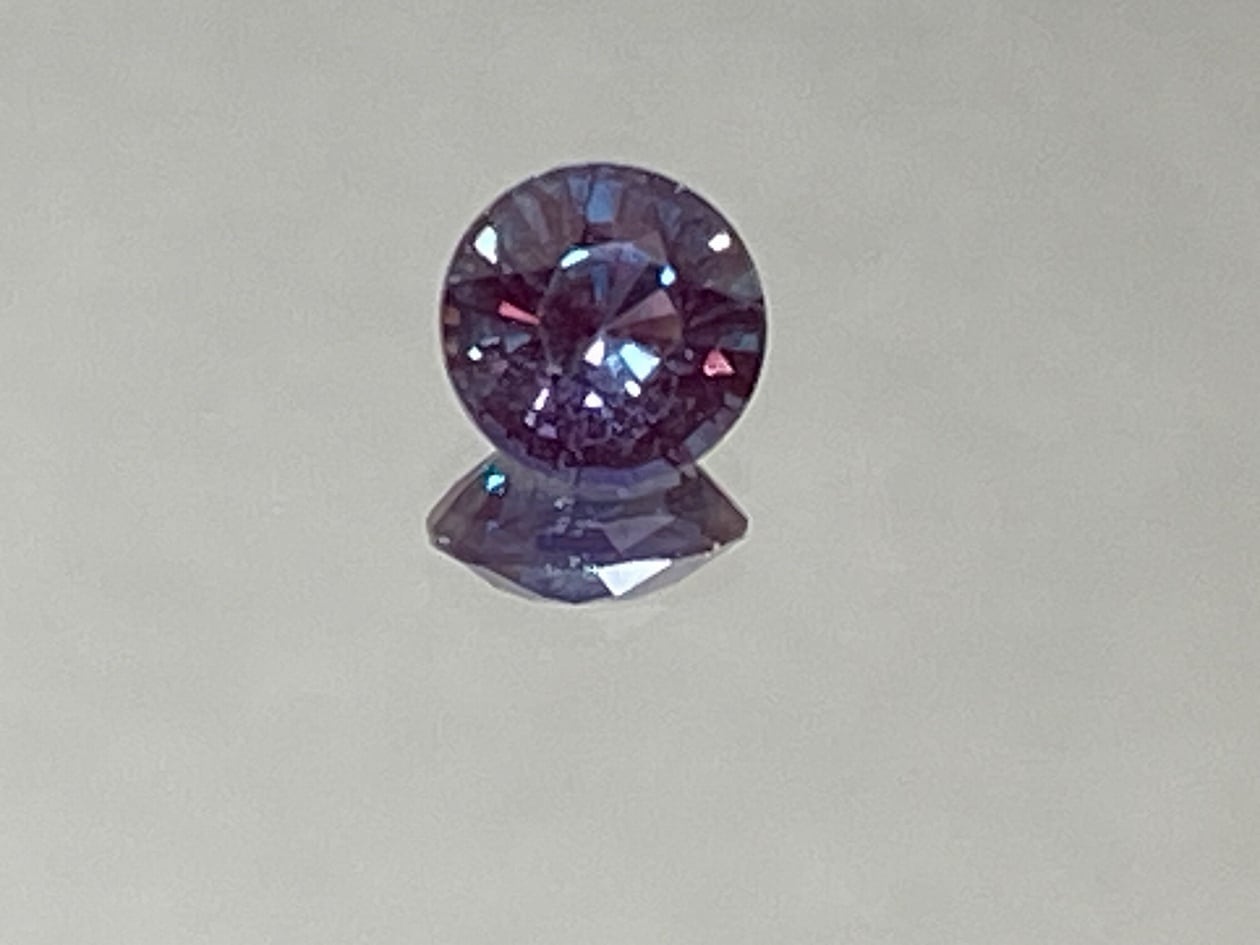 アレキサンドライト<ラボグロウン> ルース 6mm 1.06ct S-011