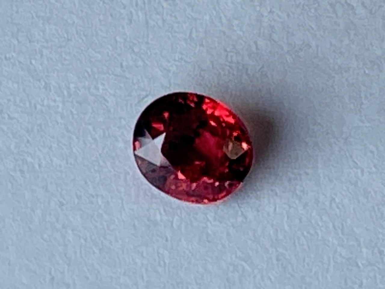 新入荷|レッドスピネル|赤が鮮やかで内部に小さい黒点があるのが魅力的。0.98ct 【限定1個】 <M-C-64>