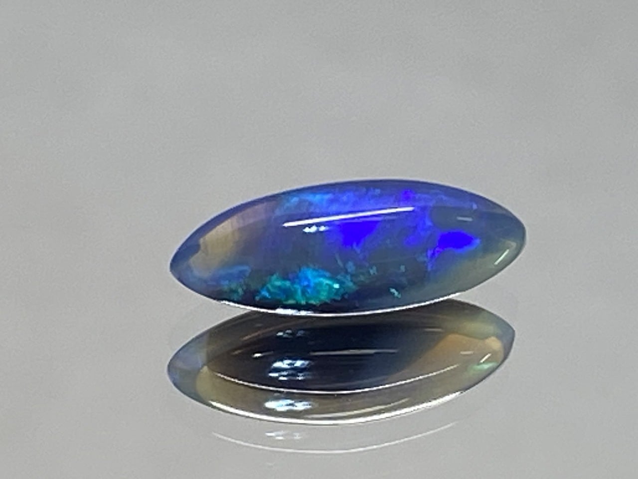 ブラックオパール 0.73ct M-OP-57