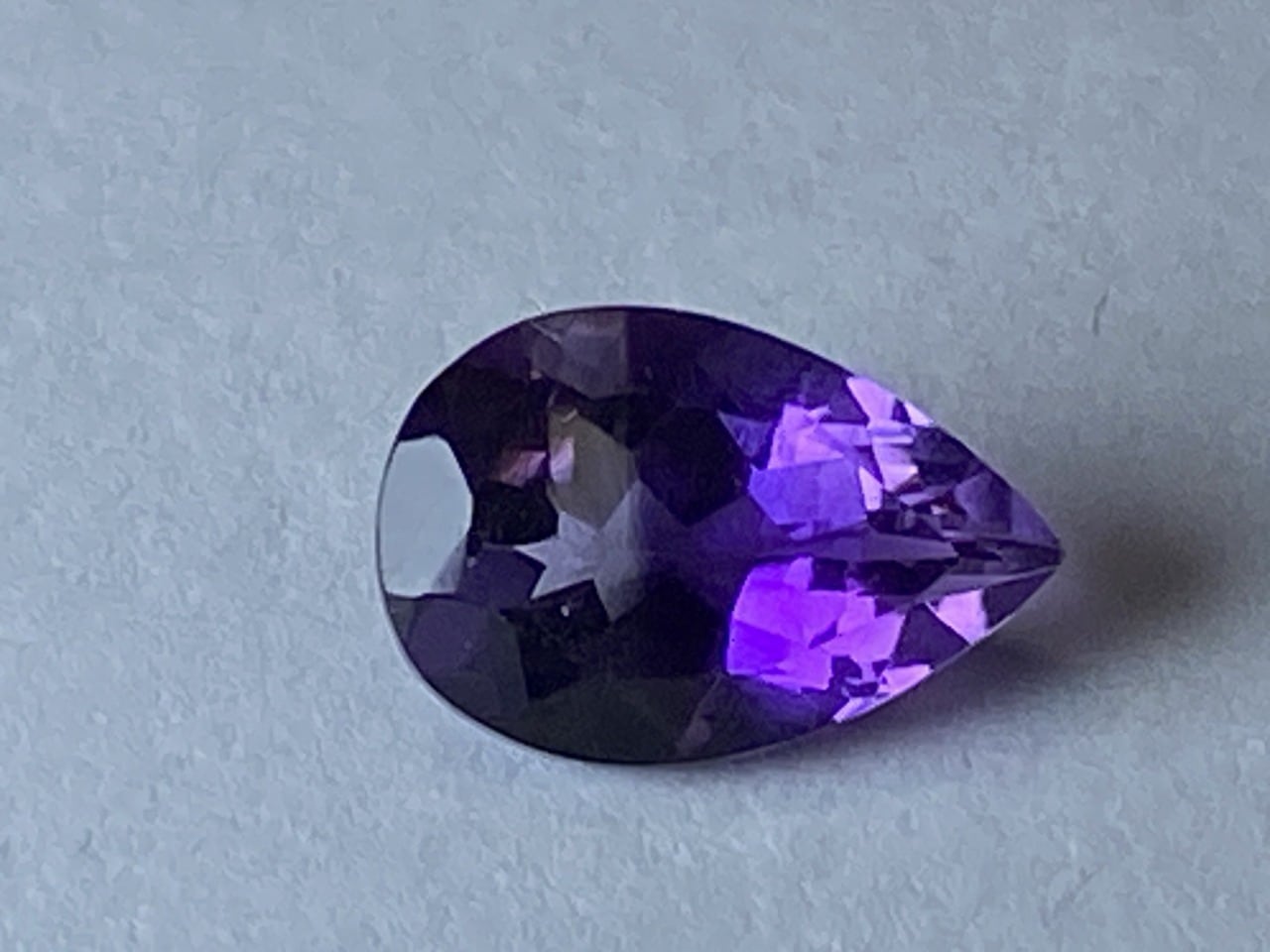 新入荷|アメジスト|深い紫が美しいぺアシエープカット 2.5ct サイズ:11×7.8mm 【限定1個】 <M-C-73>
