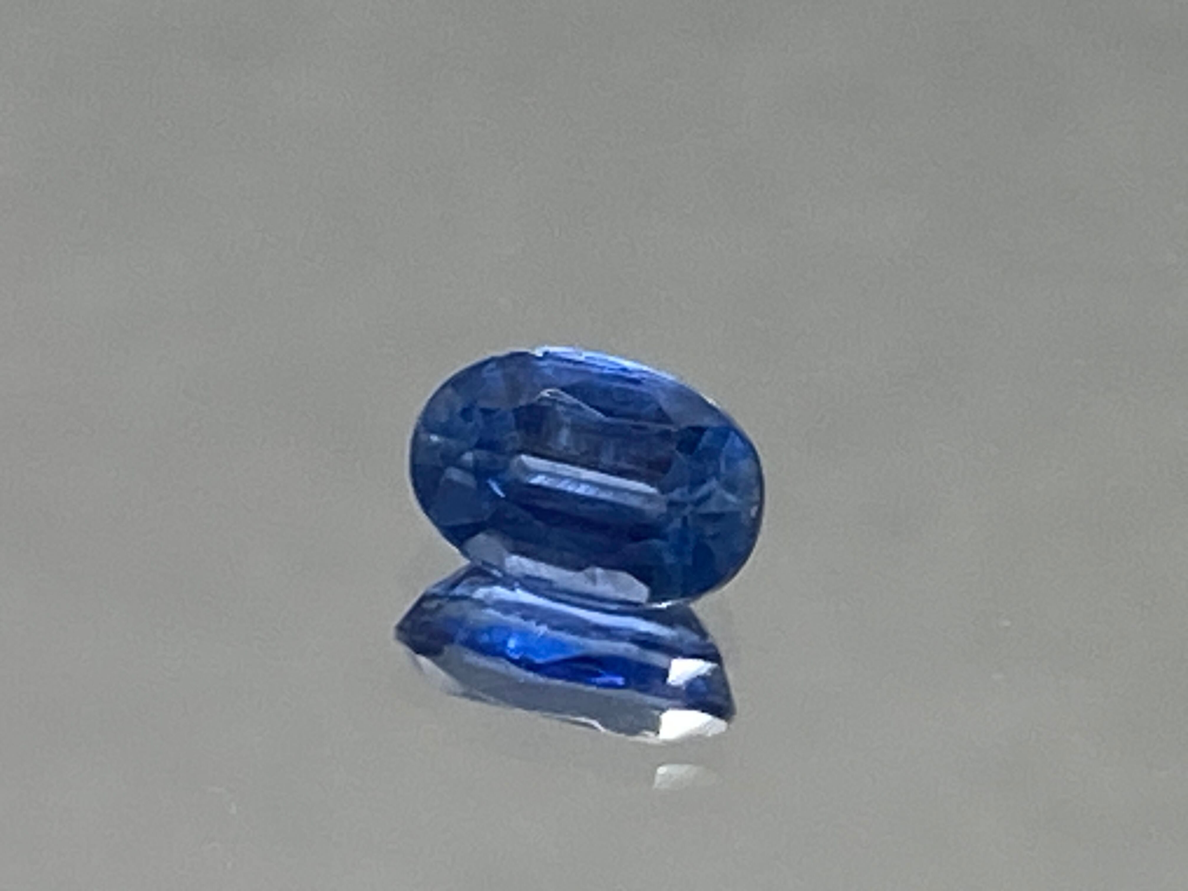 蛍光 カイヤナイト 06ct (ネパール産)CO-029