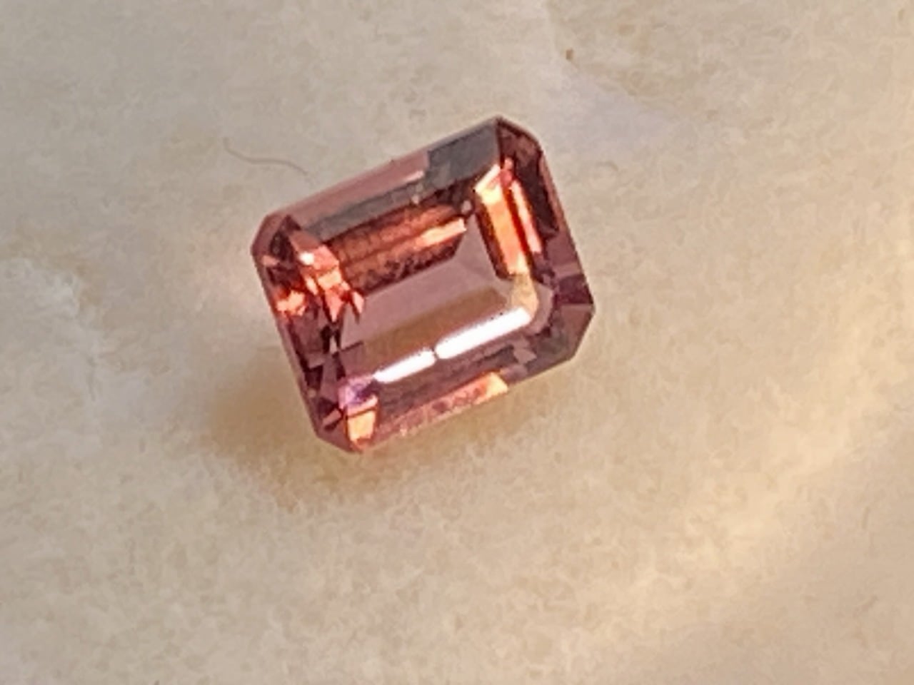新入荷|ドラゴンガーネット タンザニア産 0.64ct 5×4mm <M-C-81>