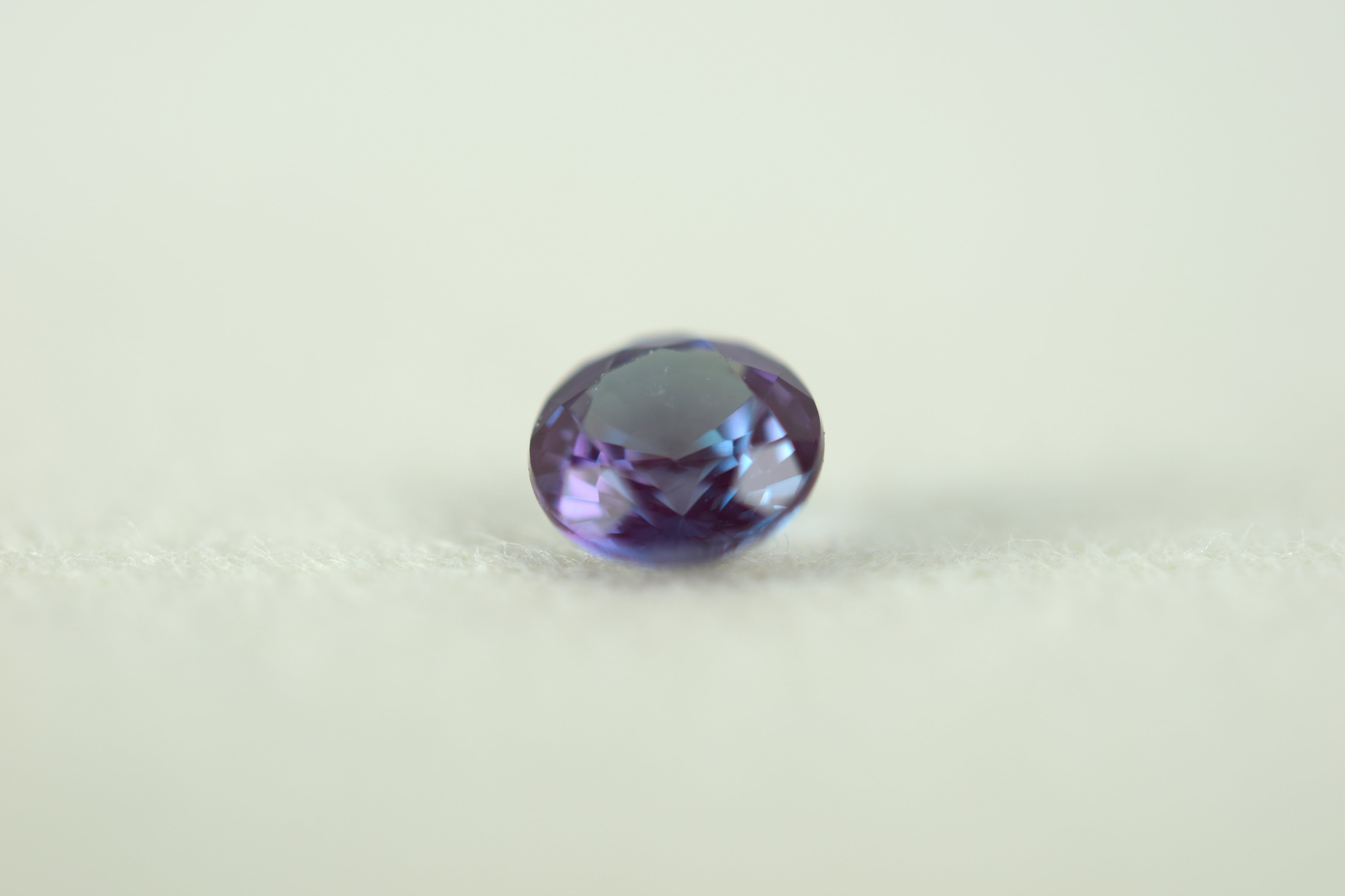 アレキサンドライト<再結晶>ラボグロウンルース 1.65ct S-012