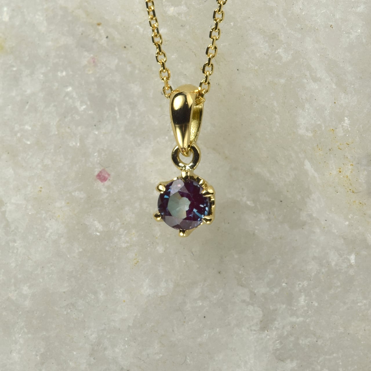 新作 K18 4Φ<0.3ct>アレキサンドライト(ラボグロウン)ペンダントトップのみ (チェーン別売)PT-011-4
