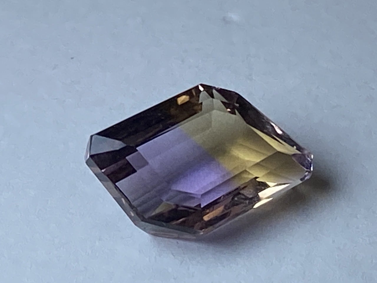 新入荷|バイカラートルマリン|透明感とバイオレットとイエローのコンビネーションから目が離せない。7.9ct 【限定1個】 <M-C-68>