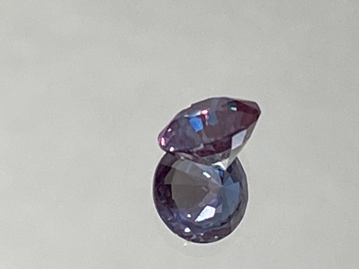 アレキサンドライト<ラボグロウン> ルース 6mm 1.06ct S-011