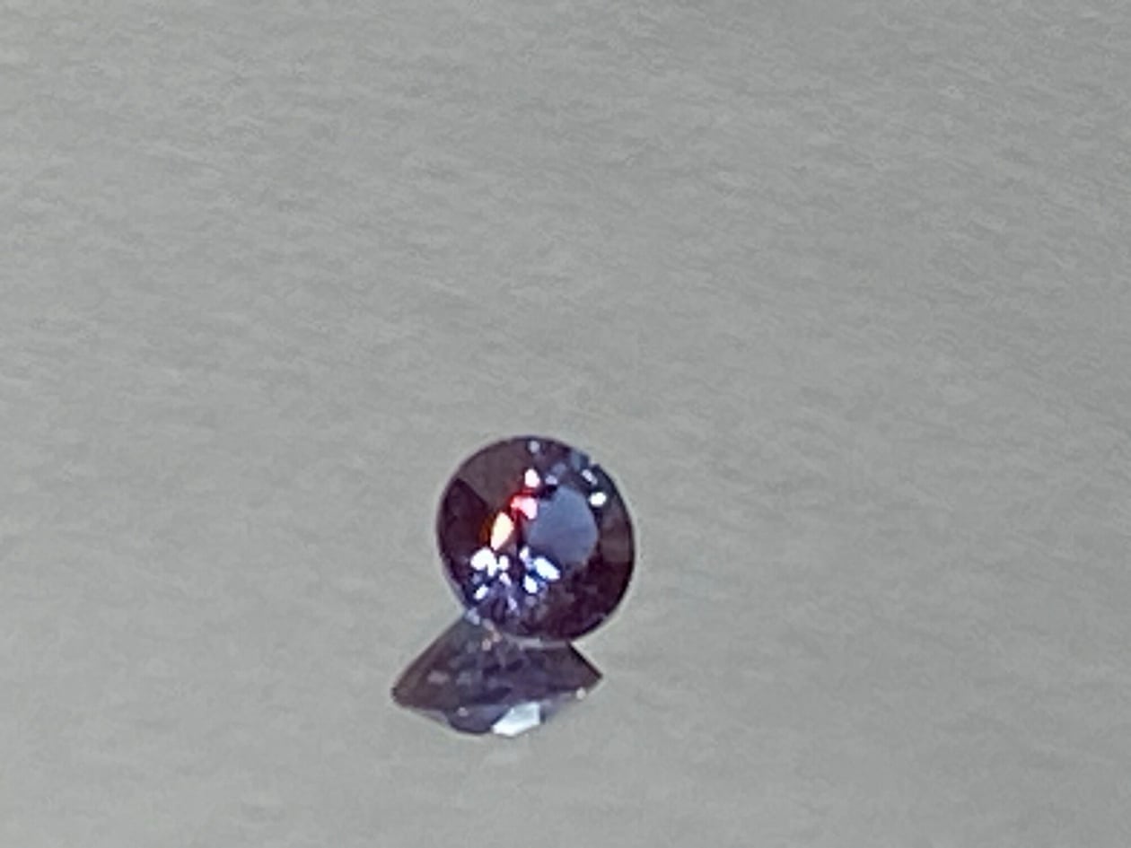 アレキサンドライト<ラボグロウン> ルース 6mm 1.06ct S-011