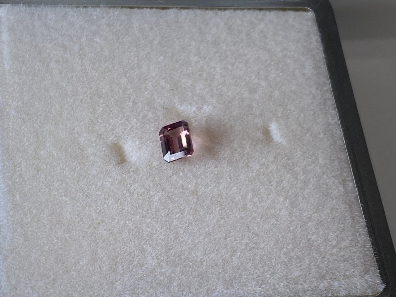 新入荷|ドラゴンガーネット タンザニア産 0.6ct 5×4mm <M-C-80>