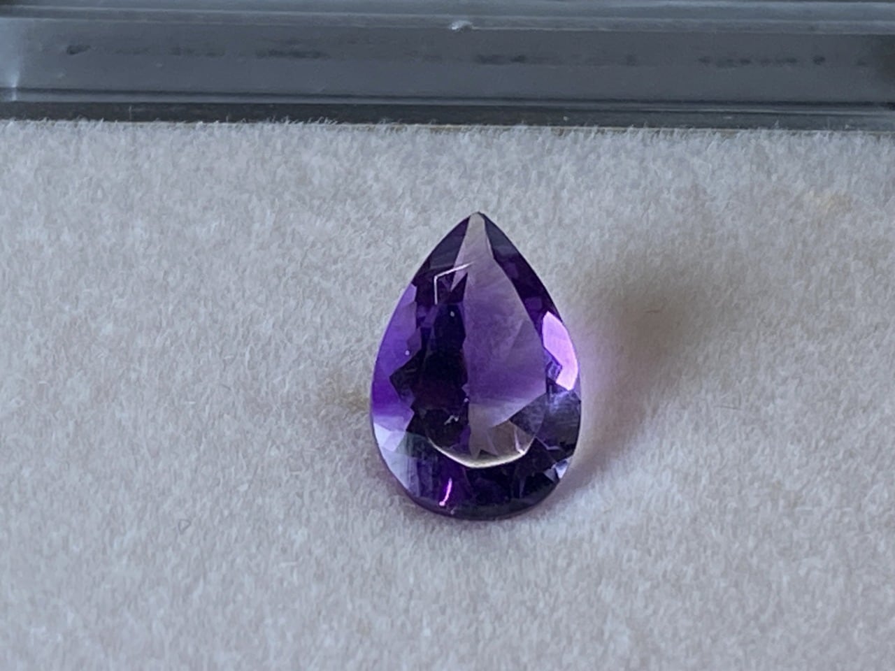 新入荷|アメジスト|深い紫が美しいぺアシエープカット 2.5ct サイズ:11×7.8mm 【限定1個】 <M-C-73>