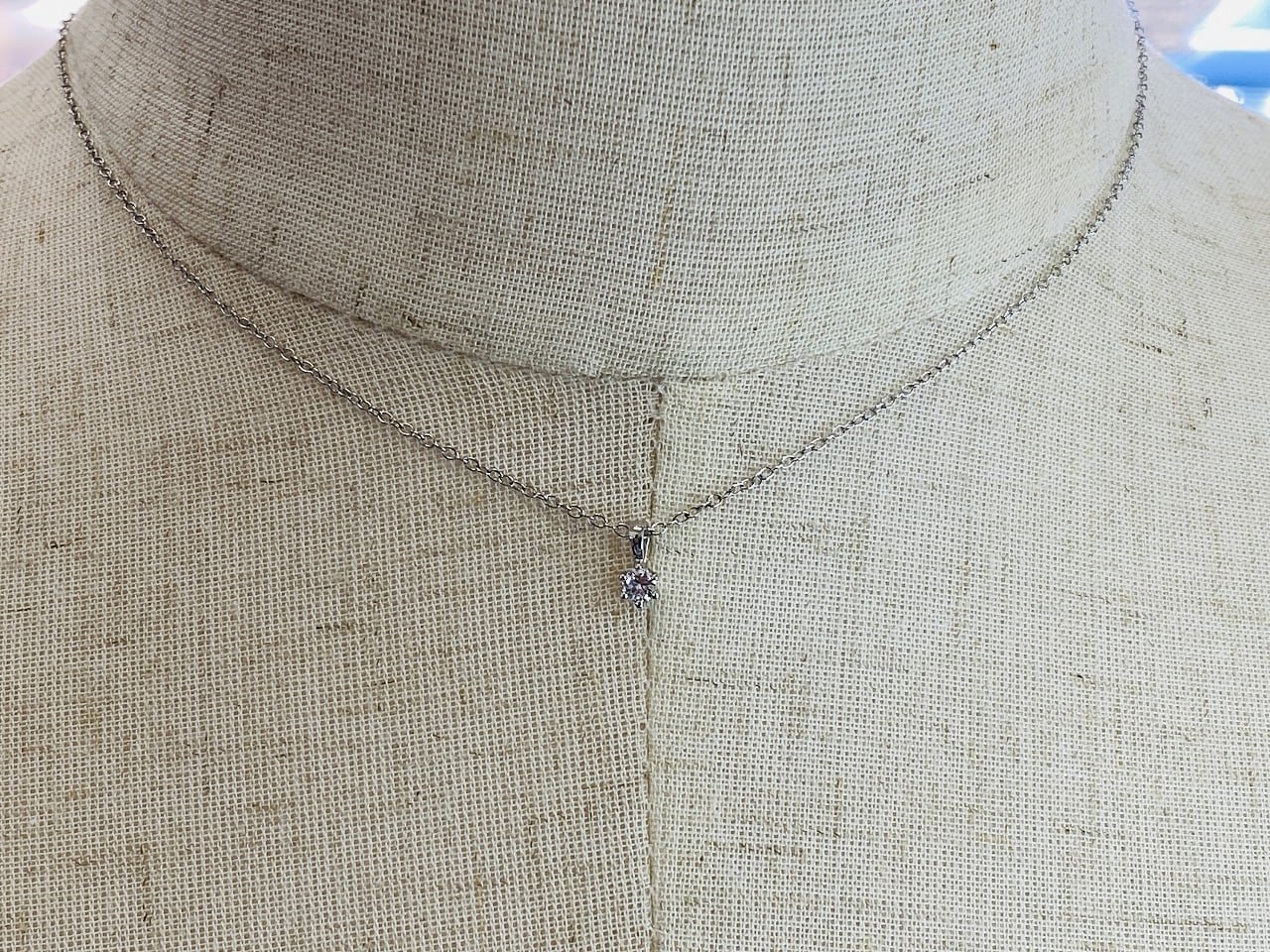 アレキサンドライト<再結晶>ラボグロウン ルース 5mm 0.6ct S-010