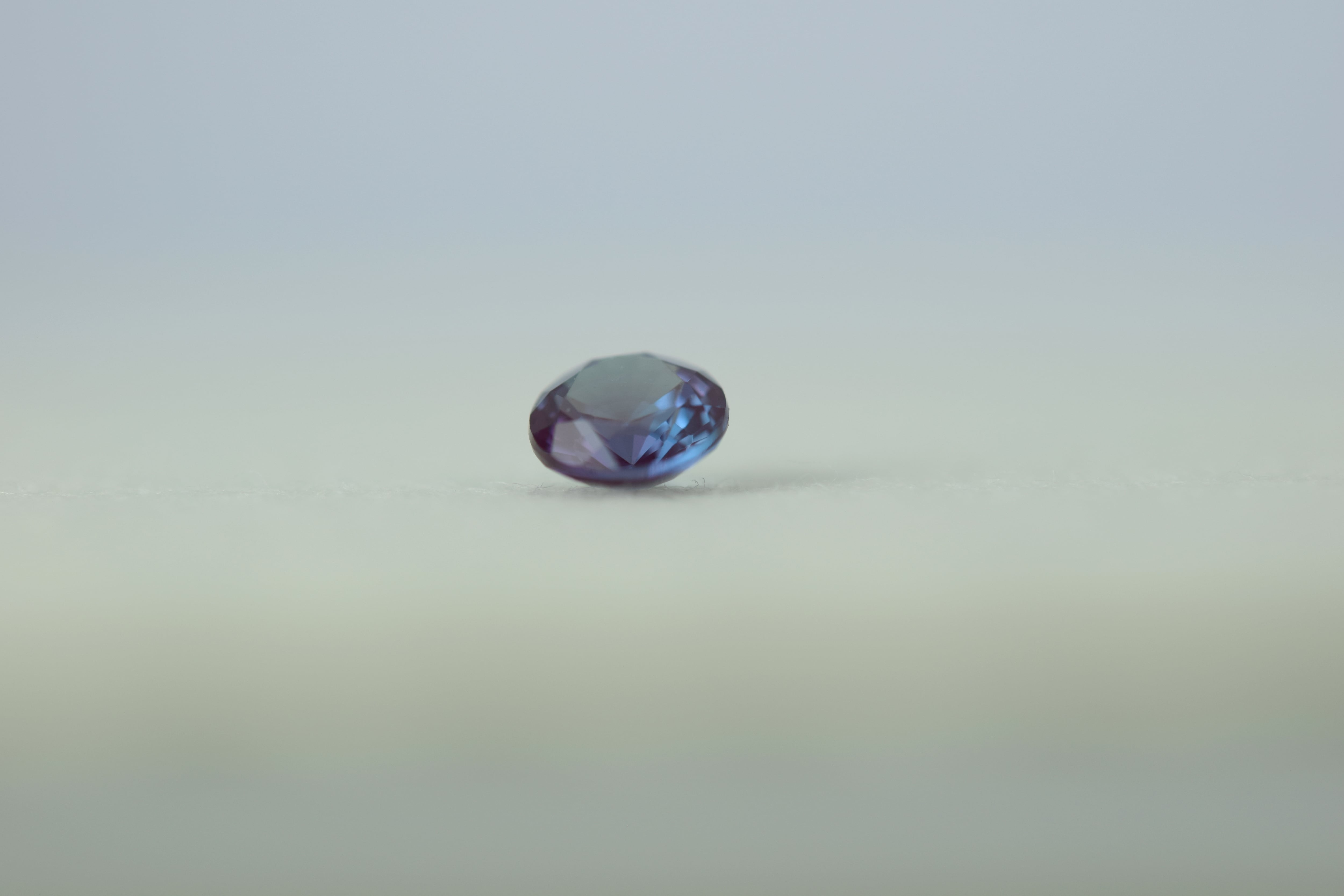 アレキサンドライト＜再結晶＞ラボグロウンルース　1.65ct　S-012
