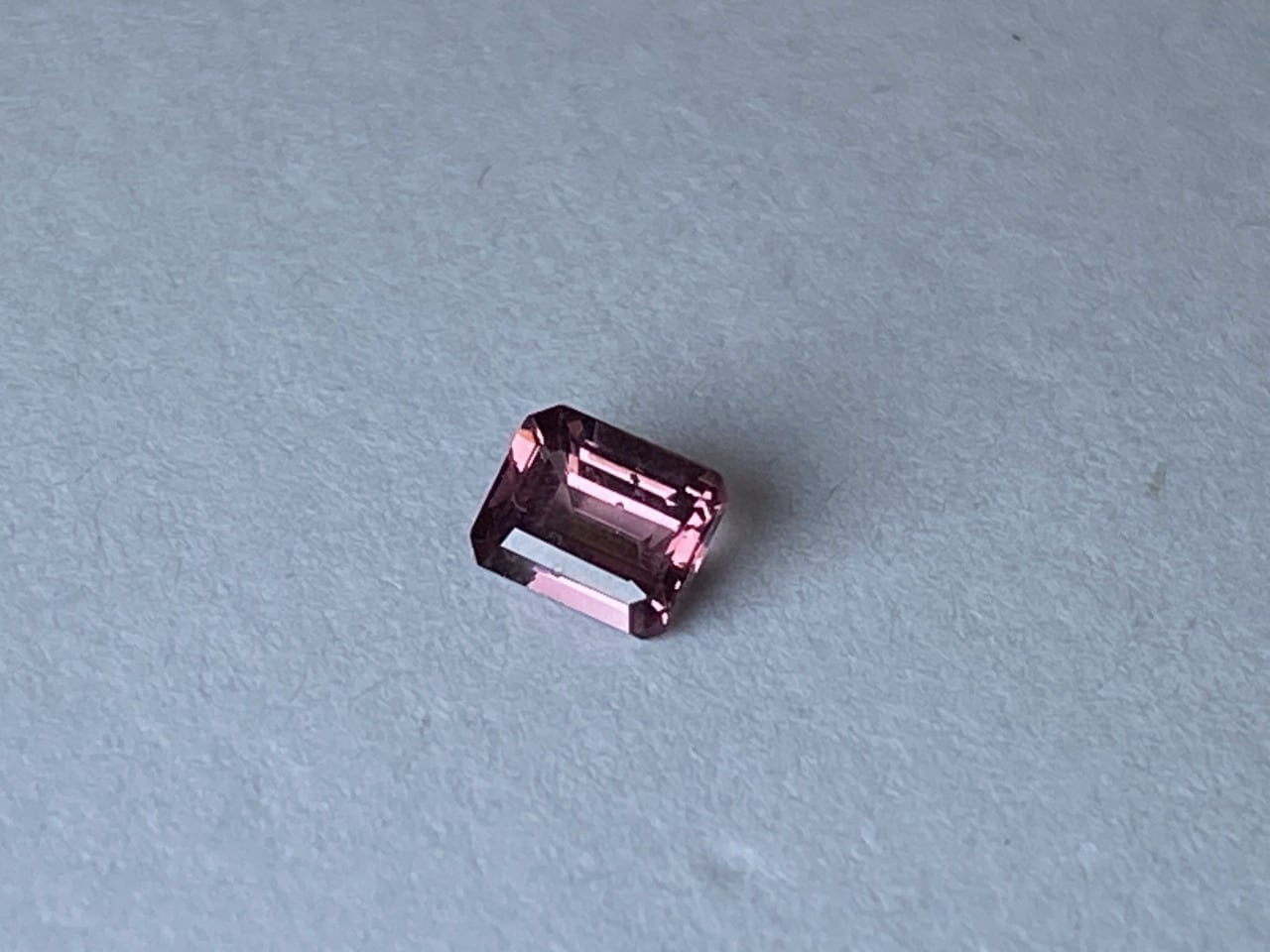 新入荷｜ドラゴンガーネット　タンザニア産　0.6ct　5×4ｍｍ　＜M-C-80＞