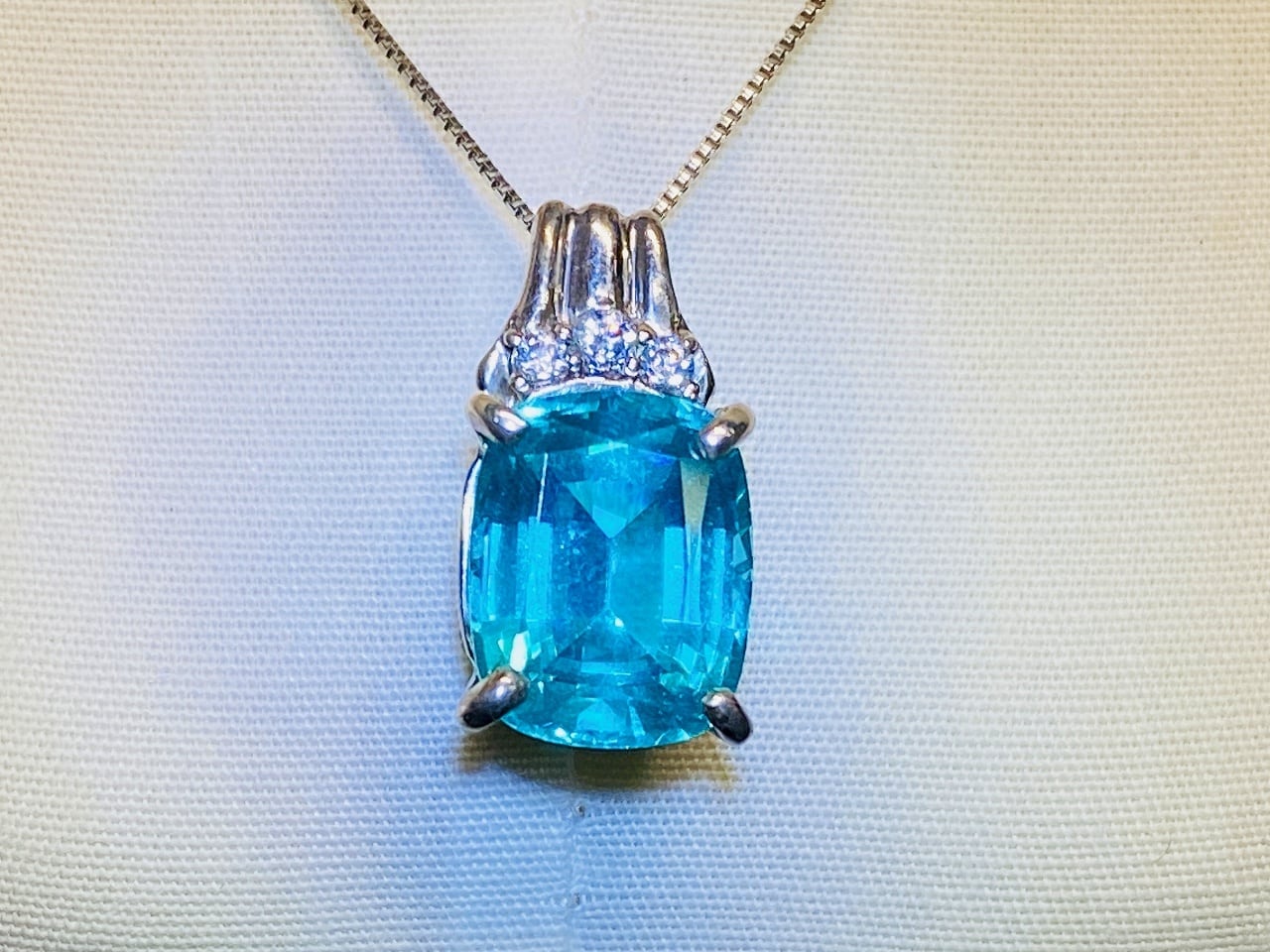 パライバトルマリンタイプ＜ラボグロウン＞ペンダント　【限定1個】4.95ct　蛍光色　魅力的なブルー＆グリーン　S-003