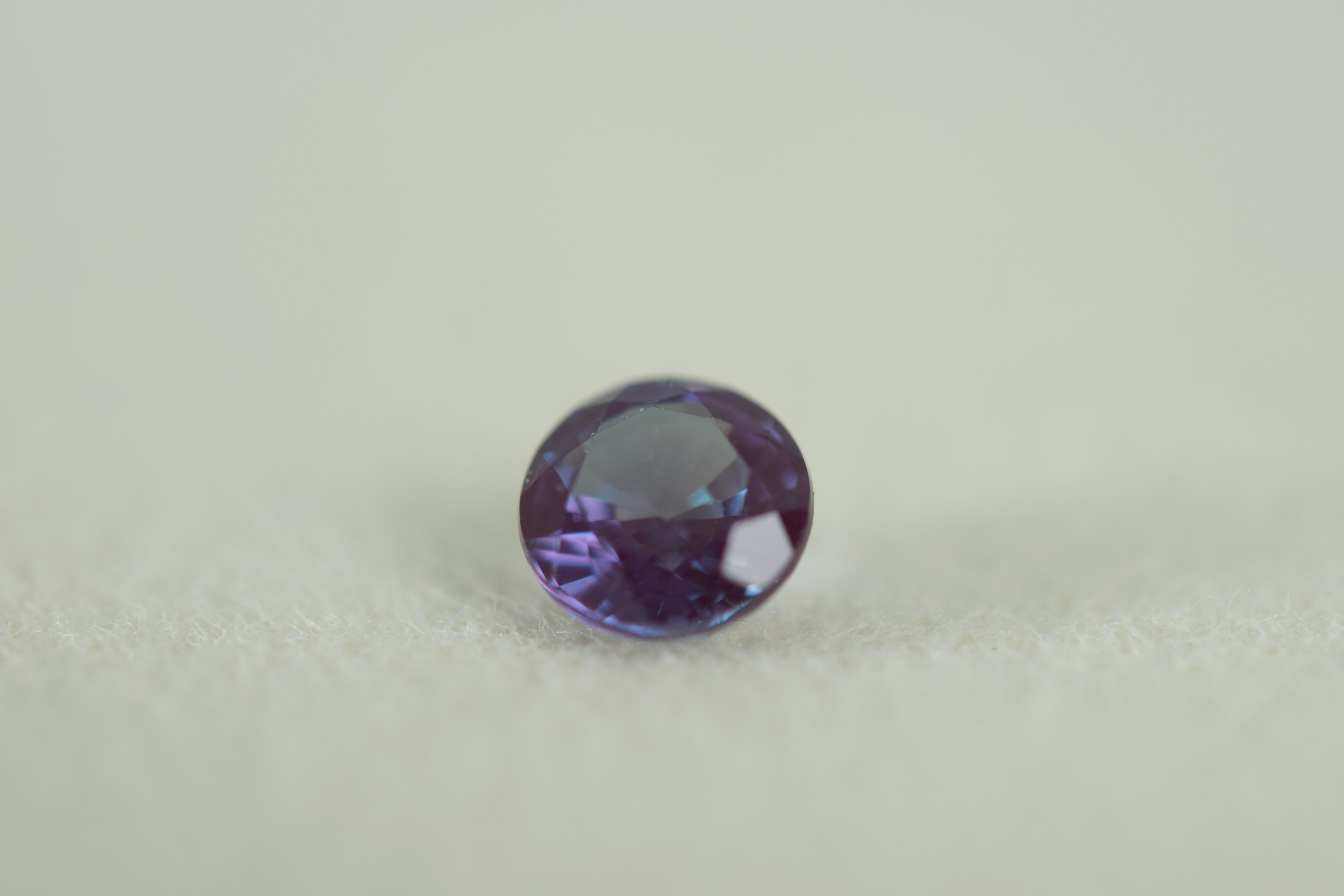 アレキサンドライト＜再結晶＞ルース　0.13ct　S-008