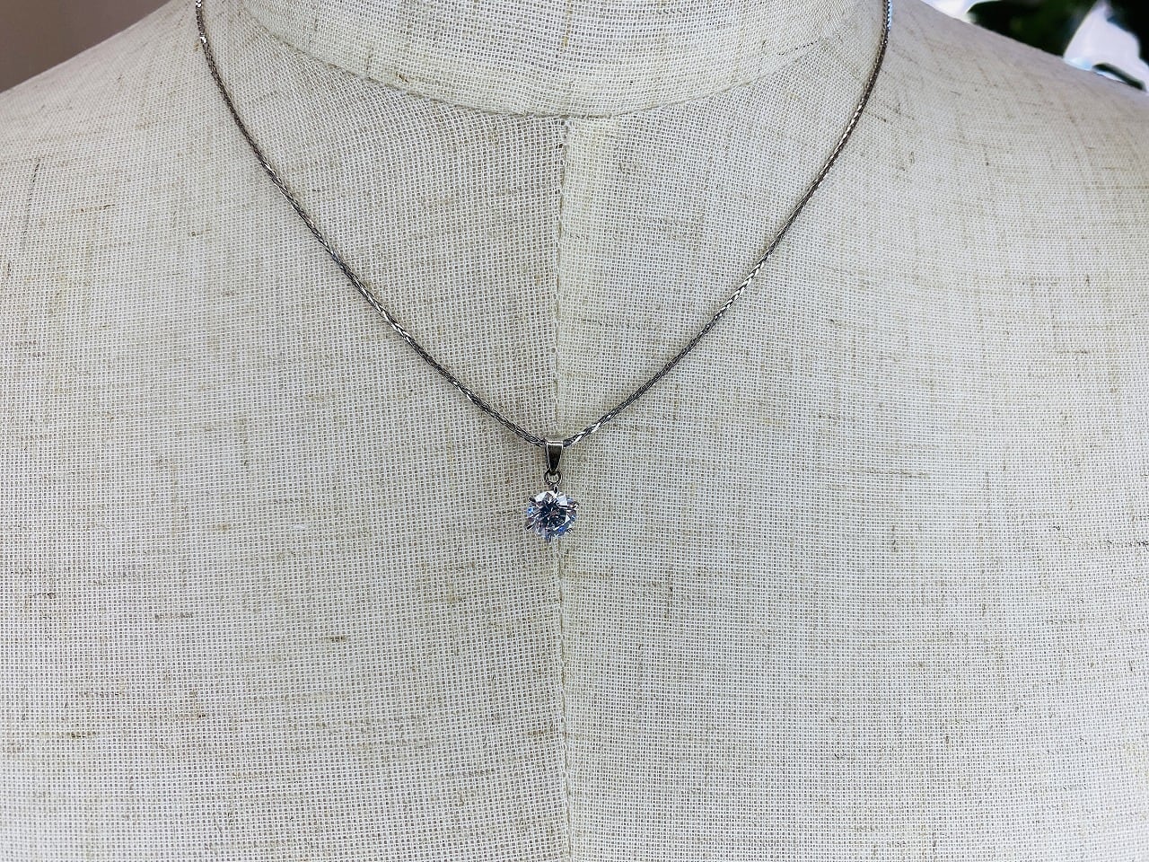 パライバトルマリンタイプ＜ラボグロウン＞ ルース　4mm 0.40ct　S-014