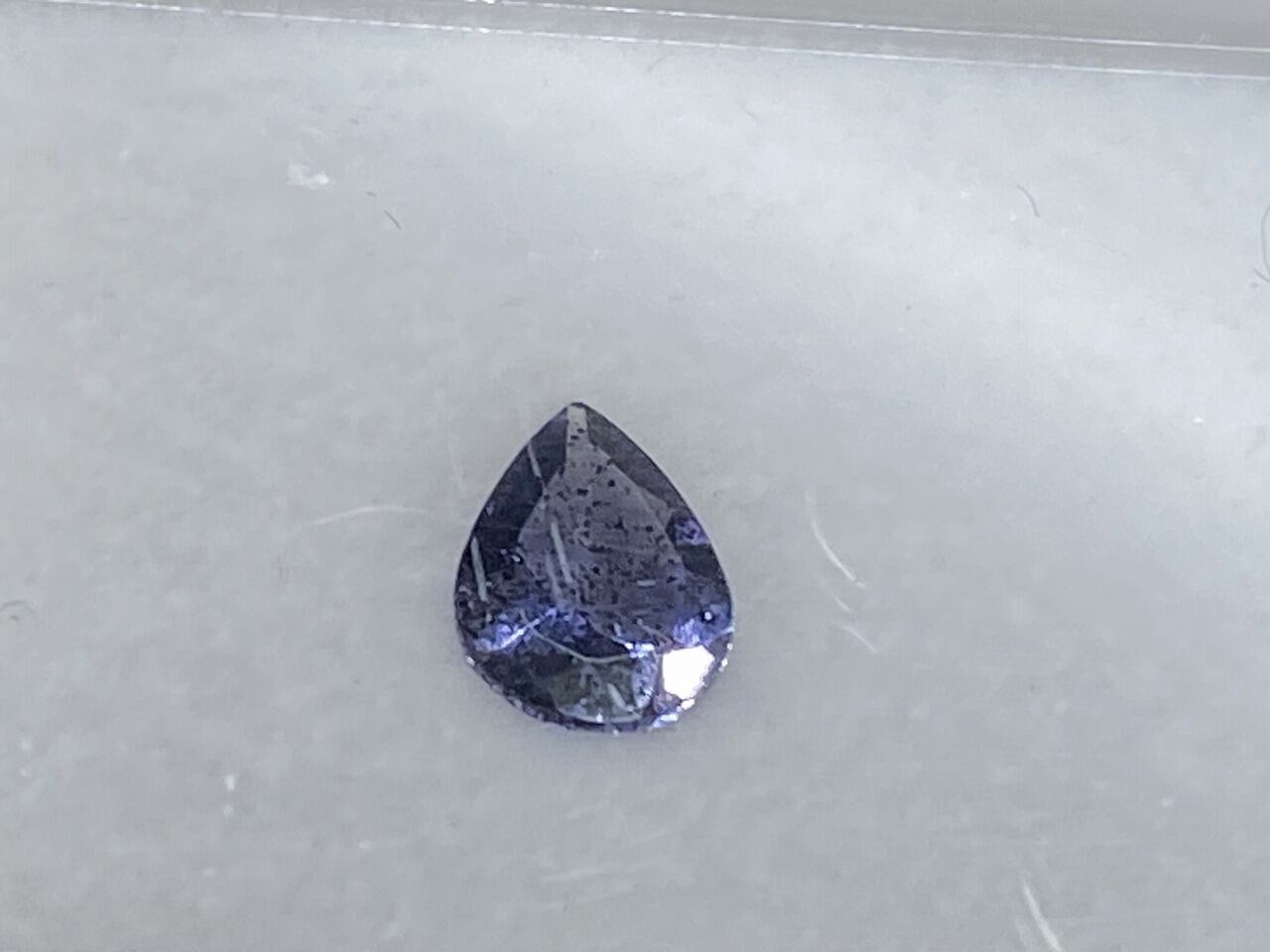 アイオライトサンストーン　インド産　0.5ｃｔ　ペアシェープ　CA-063