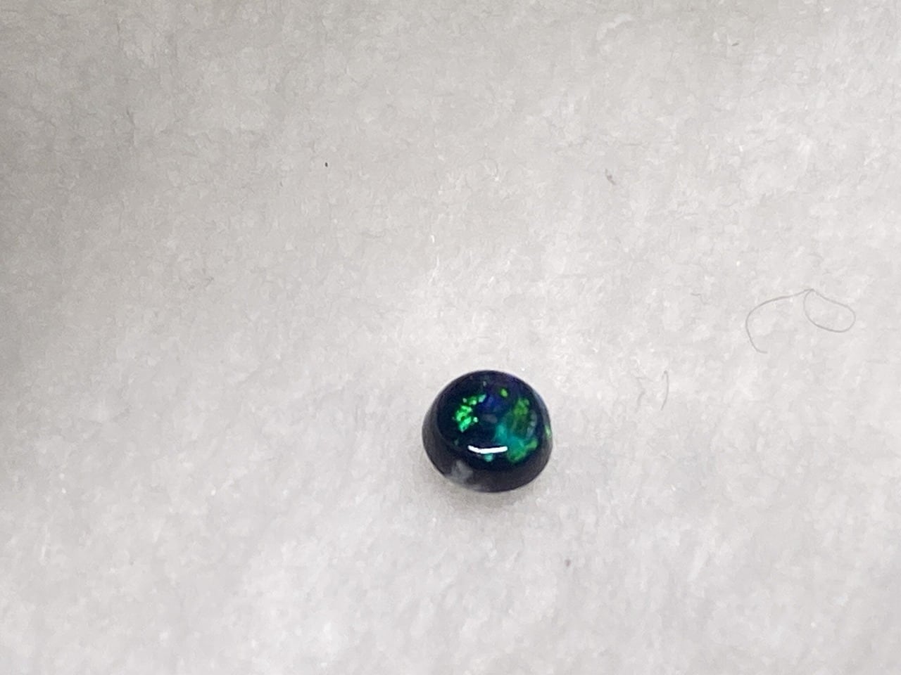 ブラックオパール　0.13ct　3.3ｍｍ　【限定1個】OP-021