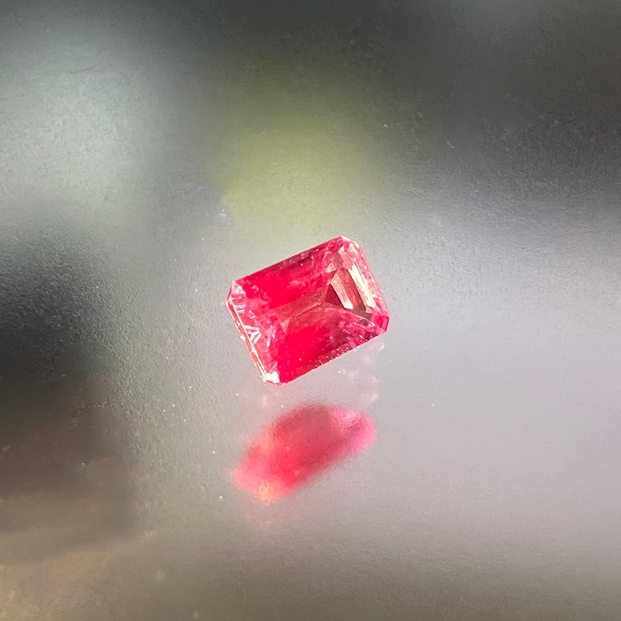 バケットカット　アレキサンドライトラボグロウン5.7ｍｍ　1.26ct　S-024