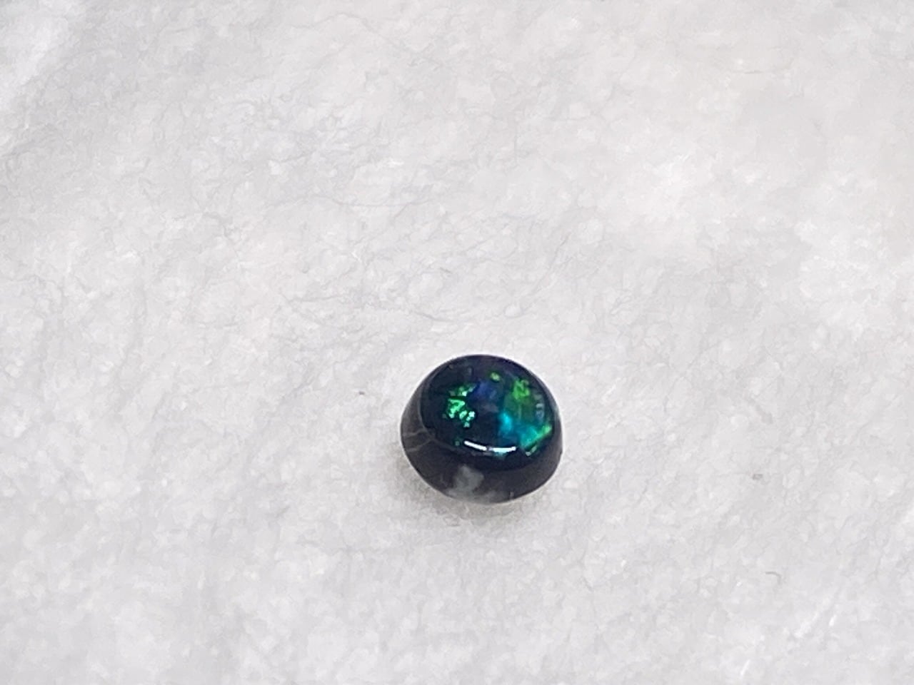 ブラックオパール　0.13ct　3.3ｍｍ　【限定1個】OP-021
