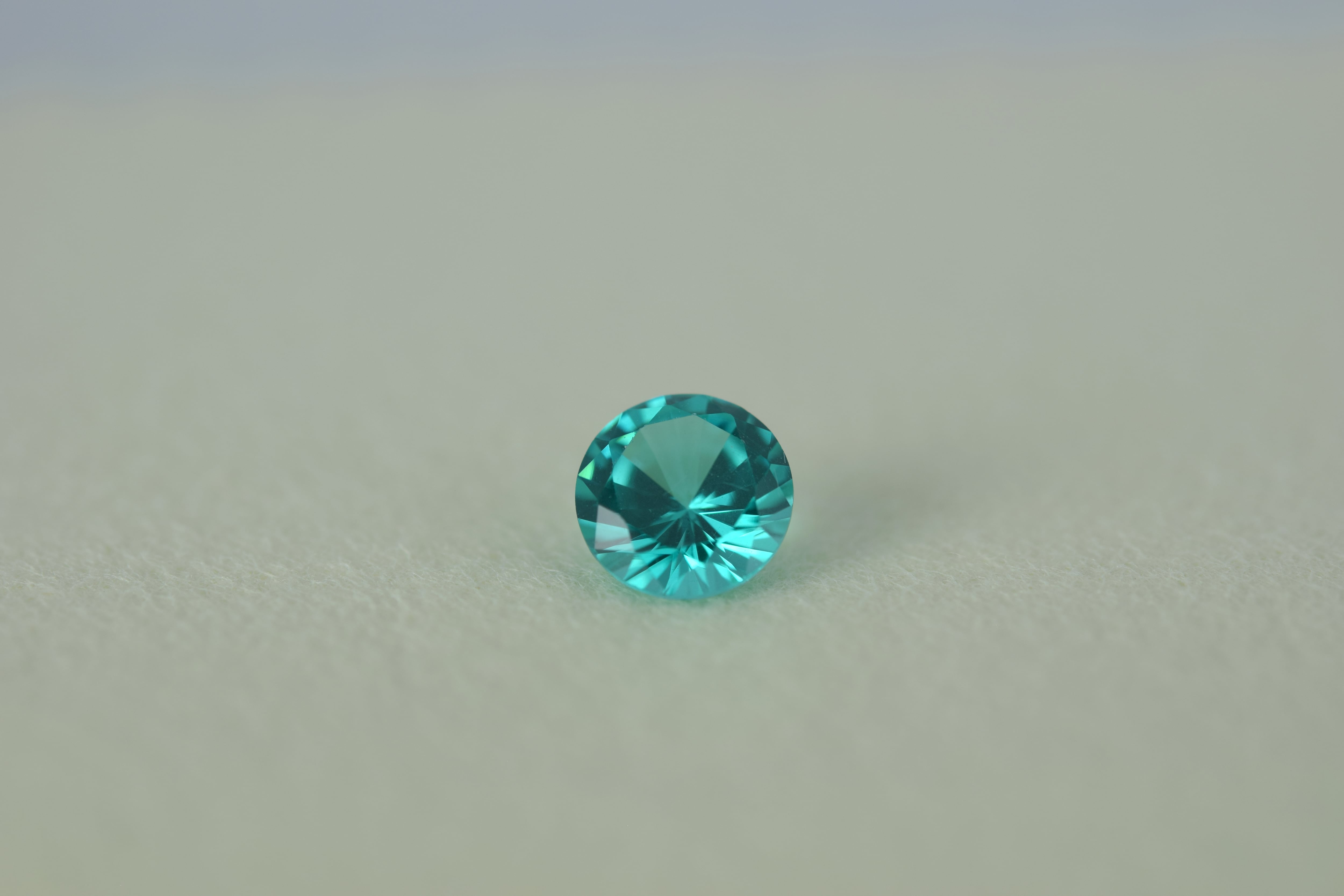 パライバトルマリンタイプ＜ラボグロウン＞　7mm 1.95ct　S-017