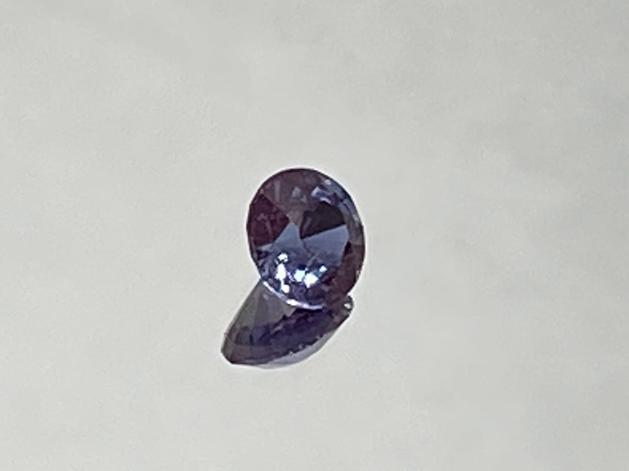 アレキサンドライト＜ラボグロウン＞　ルース　 6mm 1.06ct　S-011