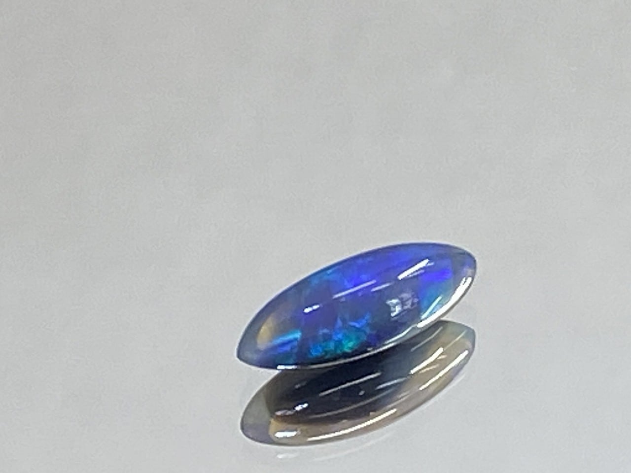 ブラックオパール　0.73ct　M-OP-57