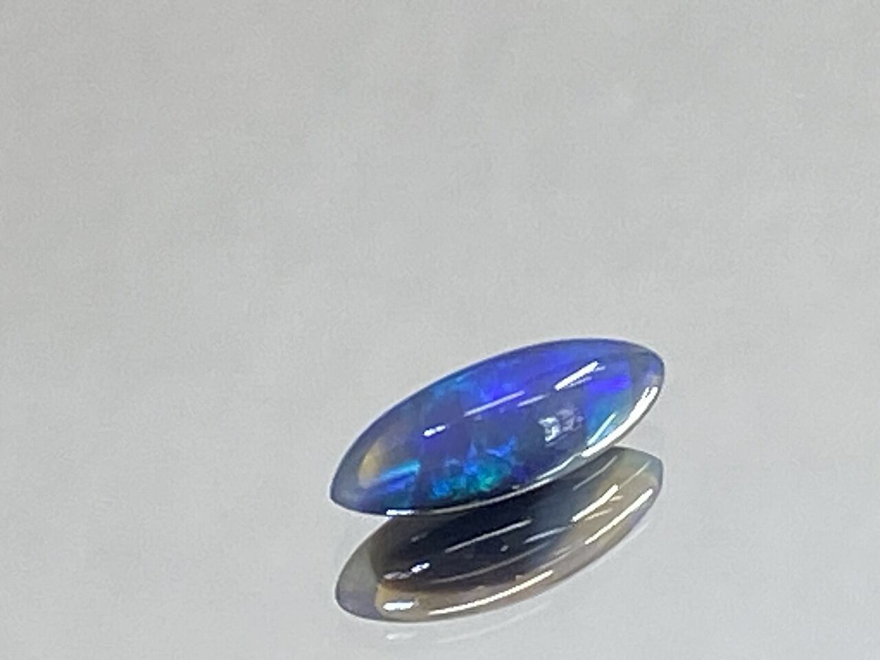 ブラックオパール　0.73ct　M-OP-57