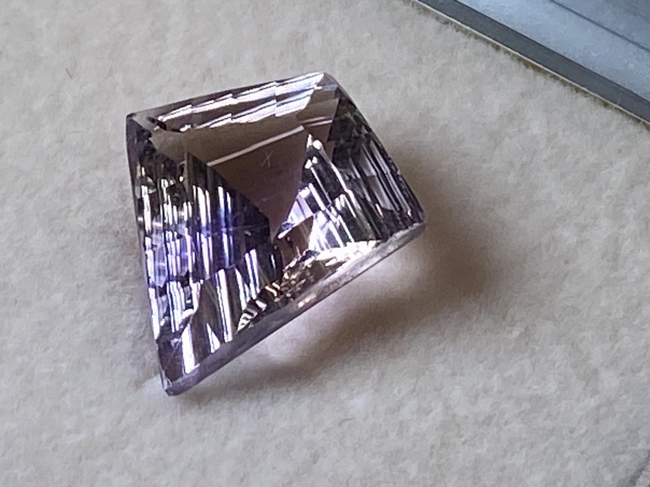 新入荷｜アメジスト｜カットが綺麗すぎる。10.6ct　【限定1個】　＜M-C-69＞