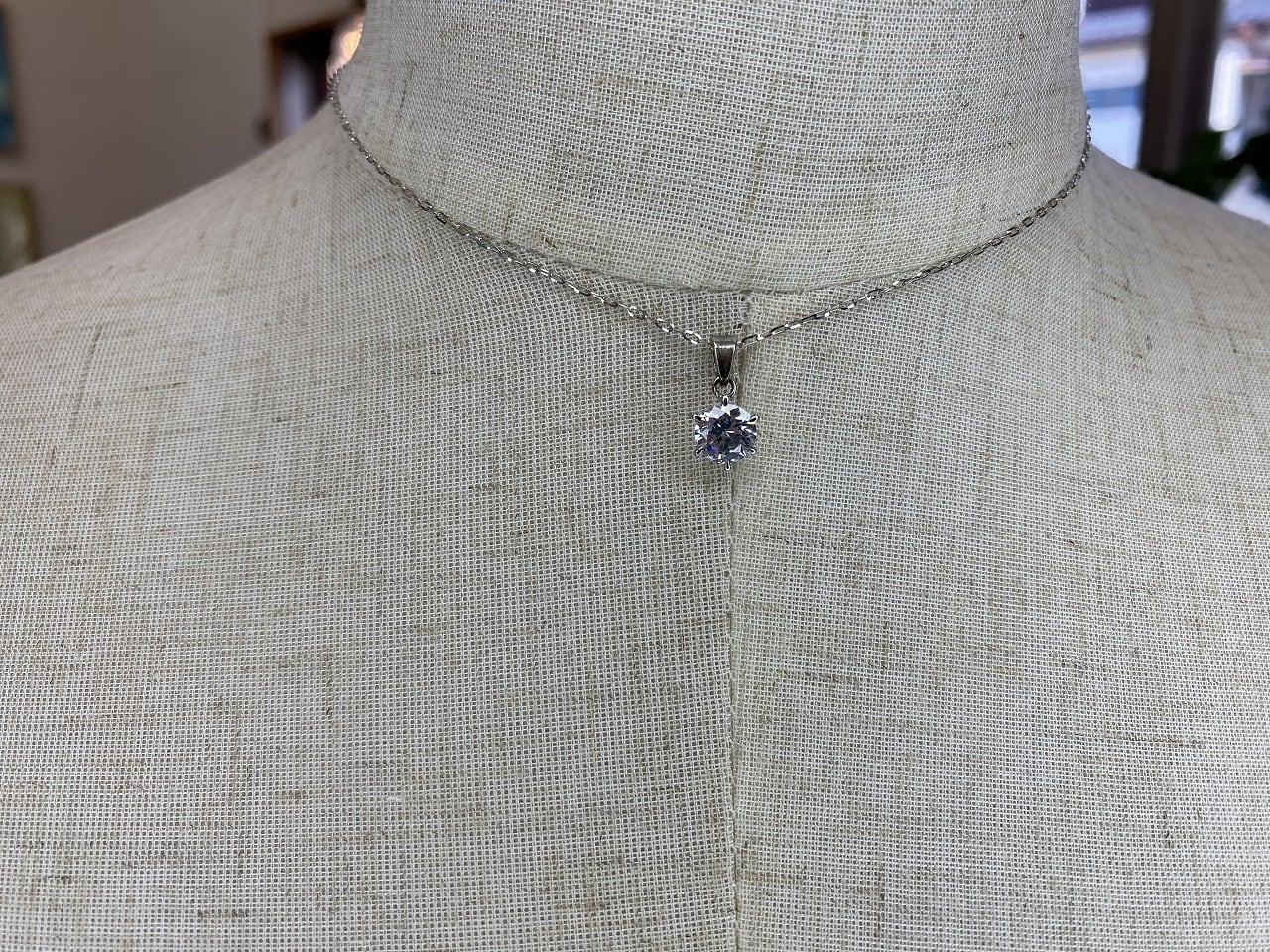 アレキサンドライト＜再結晶＞ラボグロウン　ルース　5ｍｍ　0.6ct　S-010