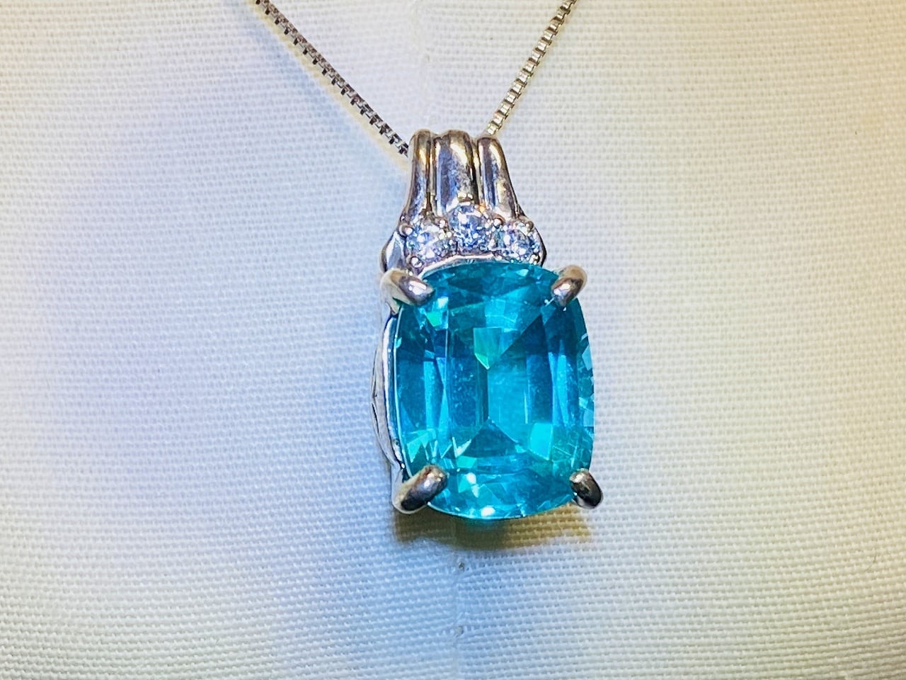 パライバトルマリンタイプ＜ラボグロウン＞ペンダント　【限定1個】4.95ct　蛍光色　魅力的なブルー＆グリーン　S-003