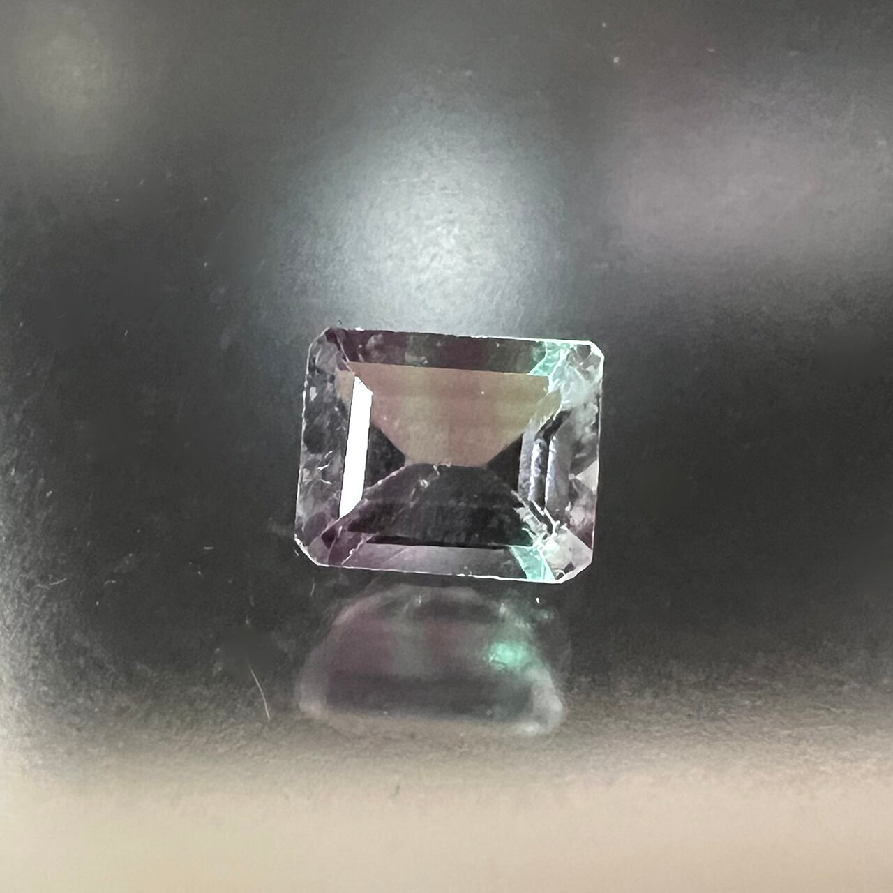 フローライト弱蛍光　南アフリカ産　3.5ct　CO-092