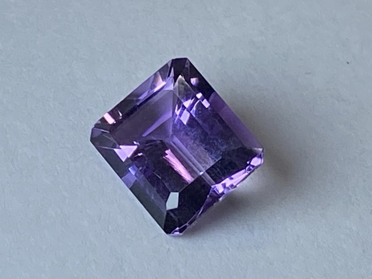 新入荷｜アメジスト｜カットが綺麗すぎる。長方形　10ct　サイズ：11.9×10ｍｍ　【限定1個】　＜M-C-71＞