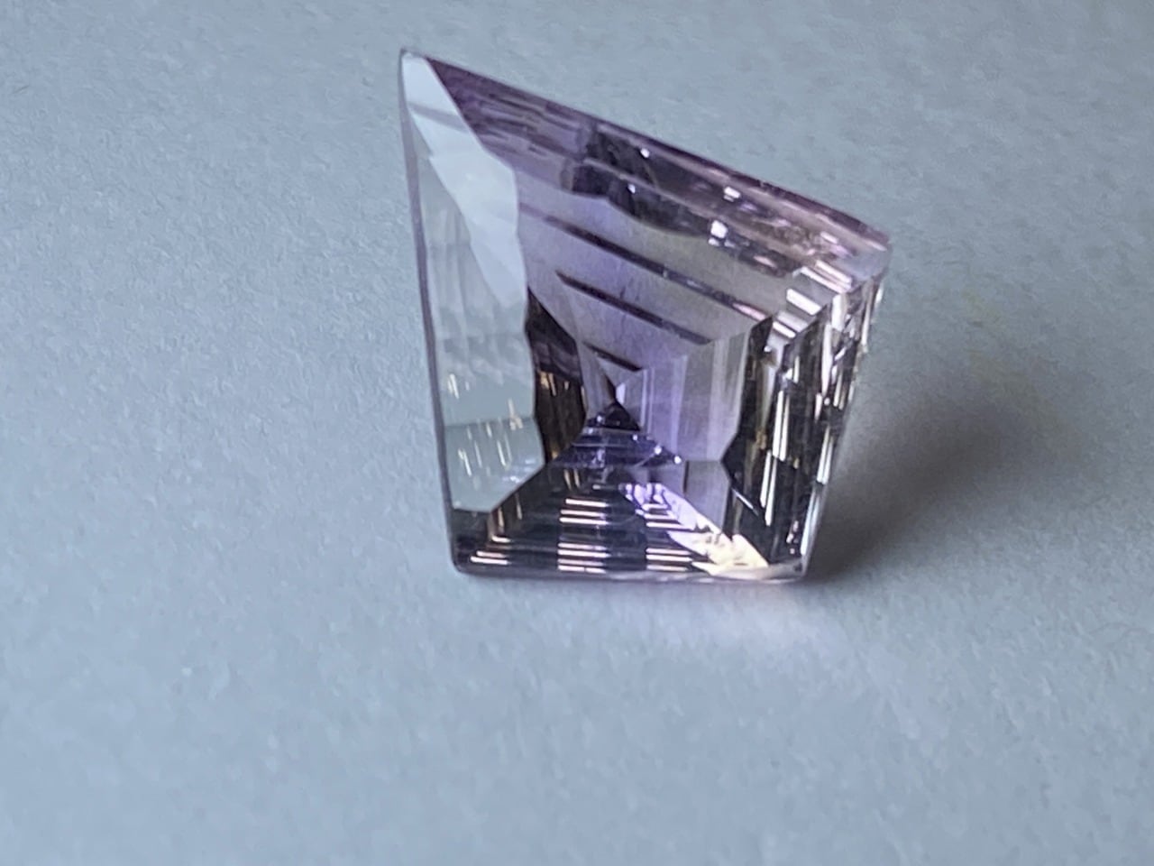 新入荷｜アメジスト｜カットが綺麗すぎる。10.6ct　【限定1個】　＜M-C-69＞