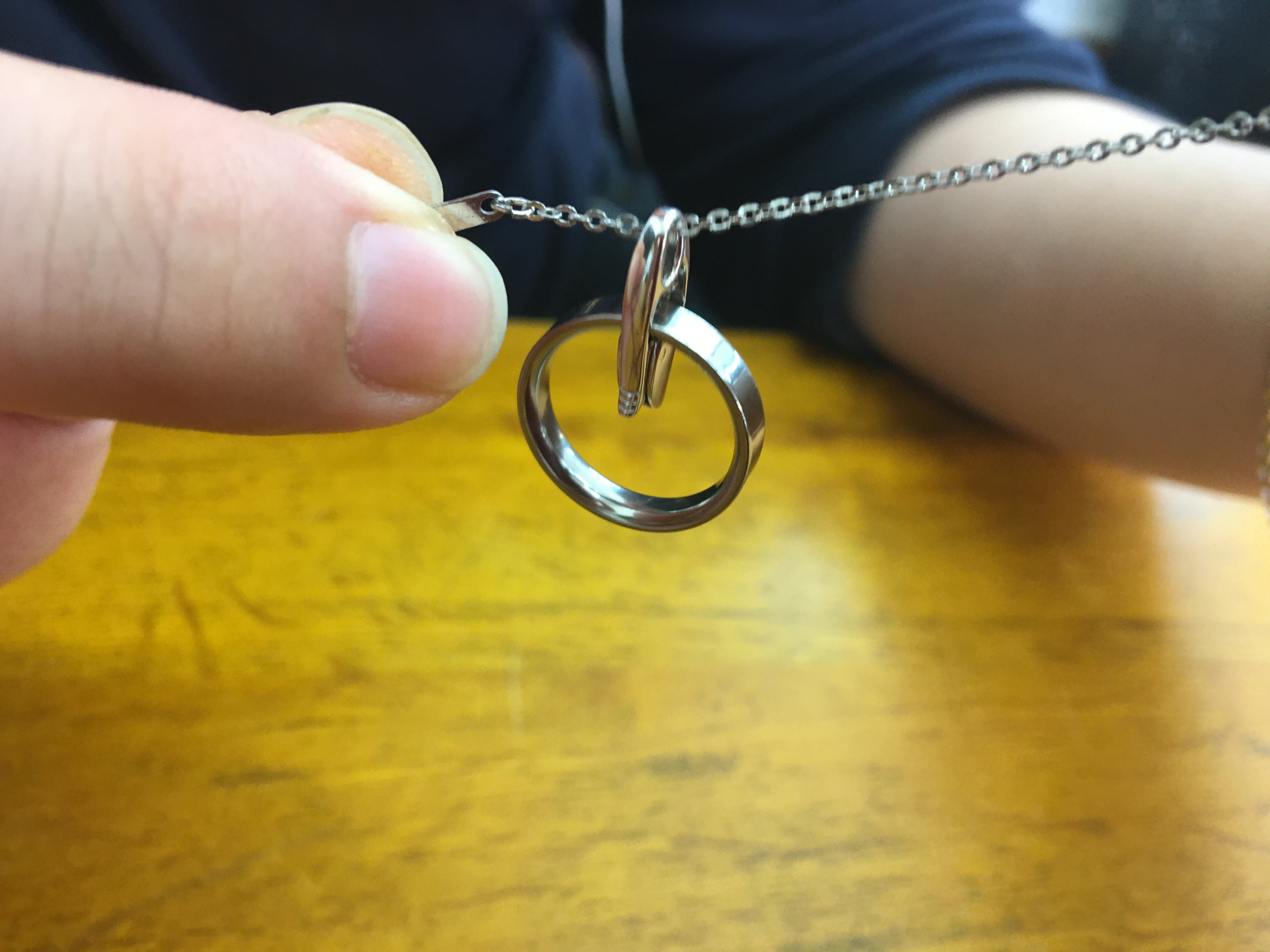 プラチナ製　リングクリップ（M）リング幅3.5ｍｍ迄　厚み2.3mm　＜商品番号　P-034＞　（チェーンは付いていません）