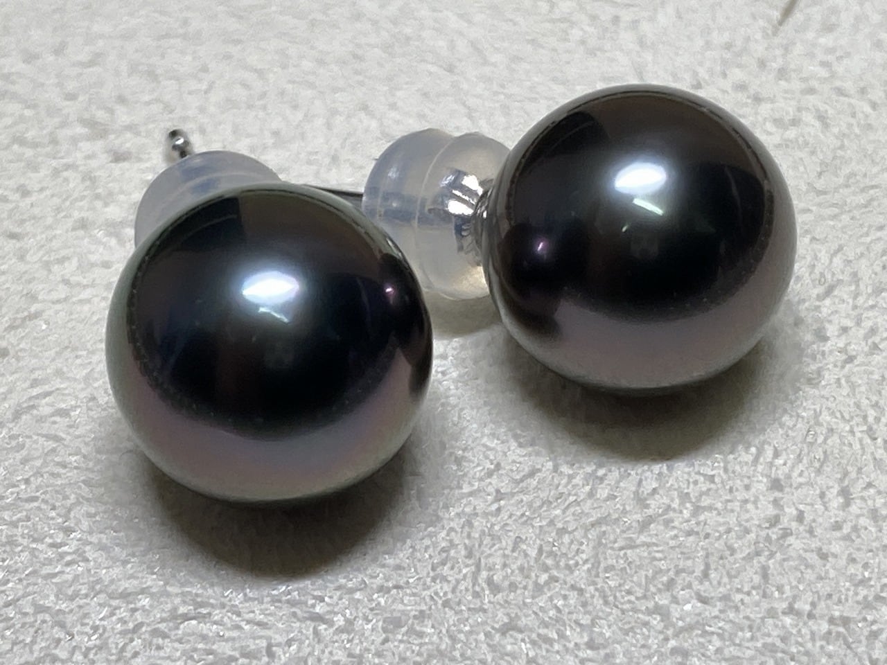 黒真珠　8.1ｍｍ〜10.5ｍｍ（ピアス付）　鑑別書付　【限定1個】　PA-011