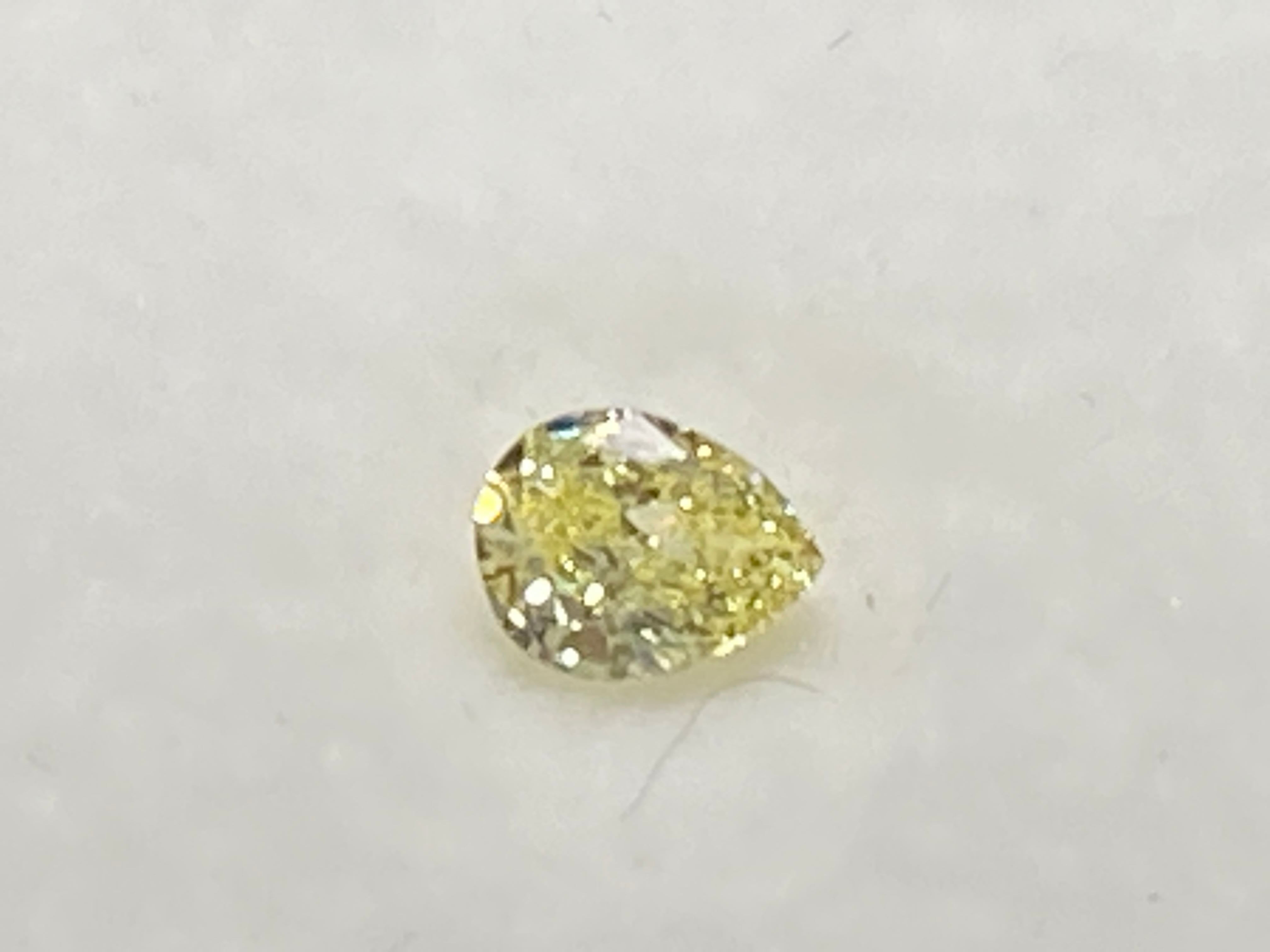 イエローダイヤモンド　FANCYYELLOW　VS-1　ペアシェープカット　0.336ｃｔ　DA-009