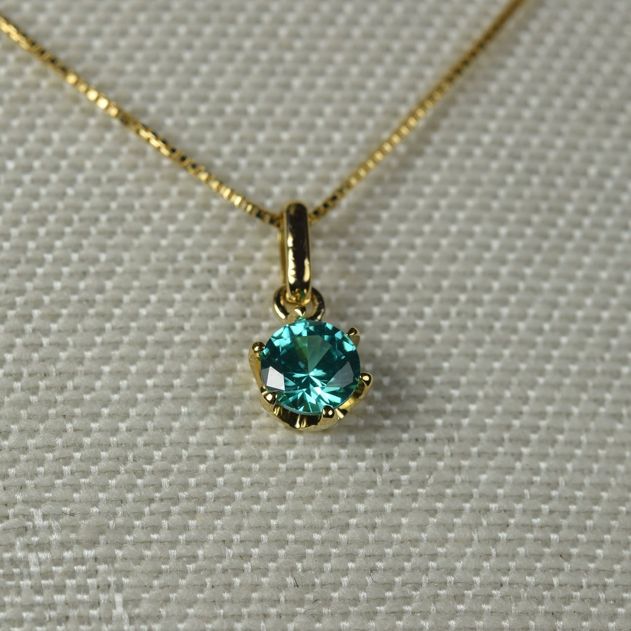 新作　K18パライバタイプ4ｍｍ　＜0.4ct＞　ペンダントトップのみ　＜チェーン別売＞　PT-011-5