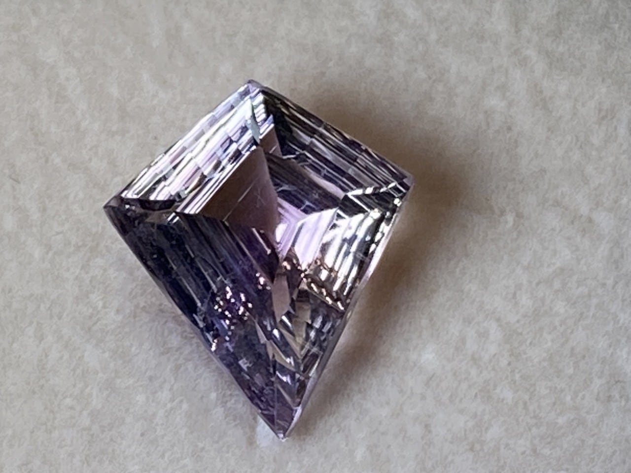 新入荷｜アメジスト｜カットが綺麗すぎる。10.6ct　【限定1個】　＜M-C-69＞