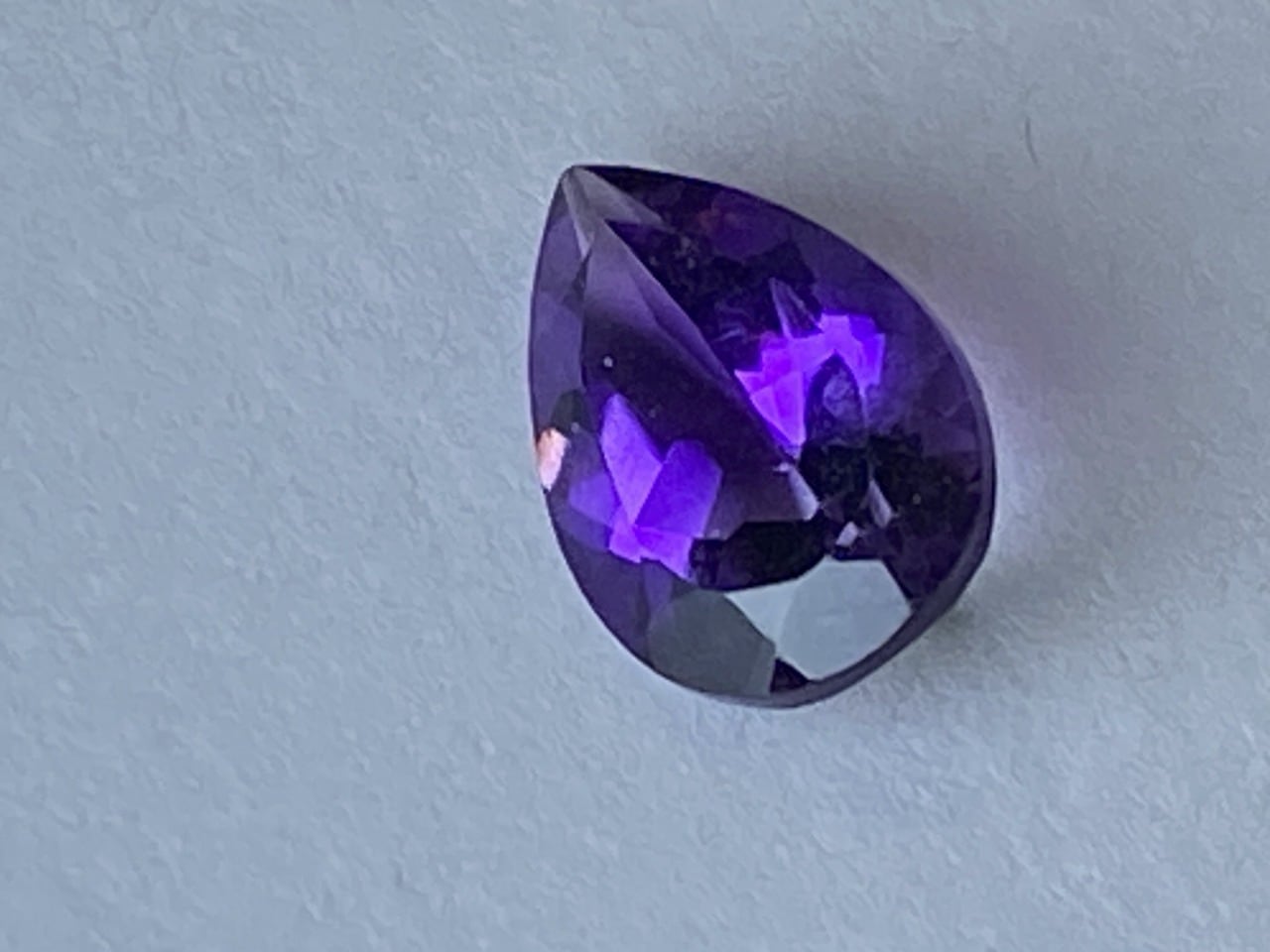 新入荷｜アメジスト｜深い紫が美しいぺアシエープカット　2.5ct　サイズ：11×7.8ｍｍ　【限定1個】　＜M-C-73＞