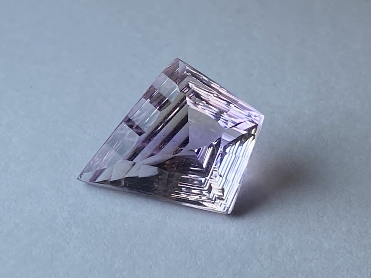 新入荷｜アメジスト｜カットが綺麗すぎる。10.6ct　【限定1個】　＜M-C-69＞
