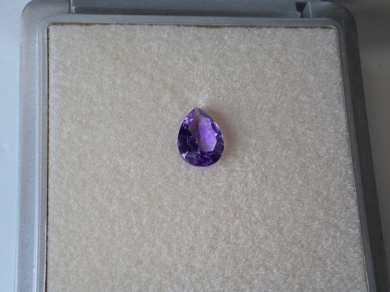 新入荷｜アメジスト｜深い紫が美しいぺアシエープカット　1.5ct　サイズ：10×7ｍｍ　【限定1個】　＜M-C-77＞