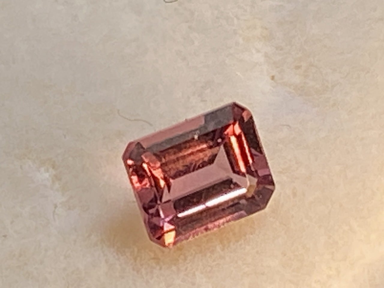 新入荷｜ドラゴンガーネット　タンザニア産　0.6ct　5×4ｍｍ　＜M-C-80＞
