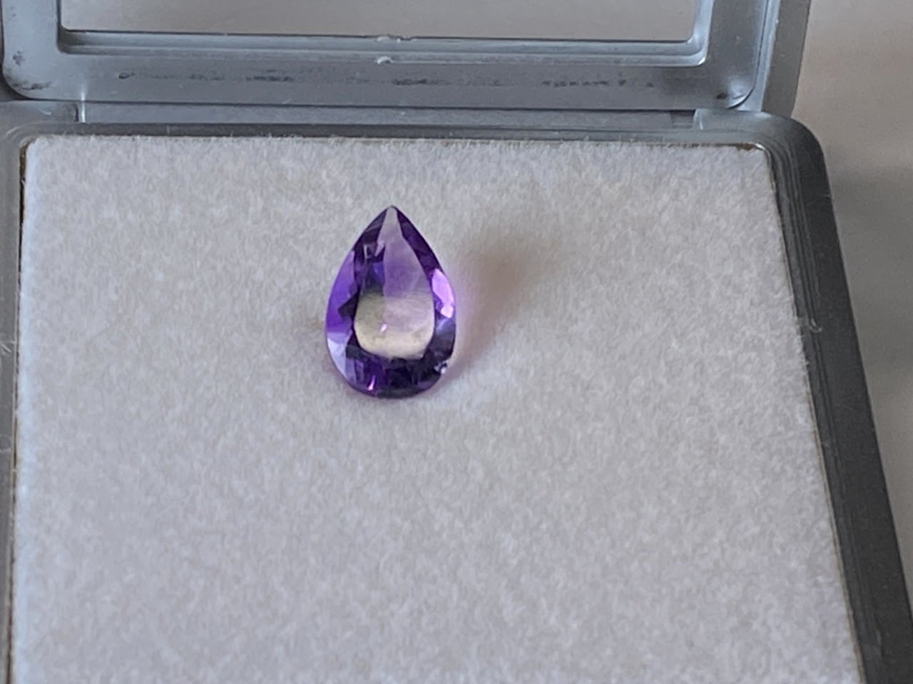 新入荷｜アメジスト｜深い紫が美しいぺアシエープカット　1.5ct　サイズ：10×7ｍｍ　【限定1個】　＜M-C-77＞