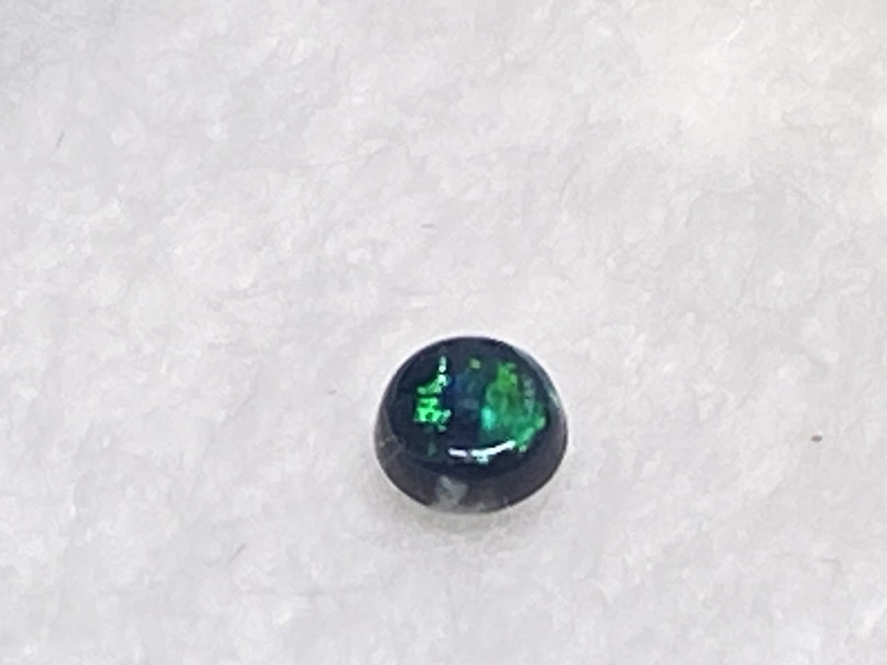 ブラックオパール　0.13ct　3.3ｍｍ　【限定1個】OP-021