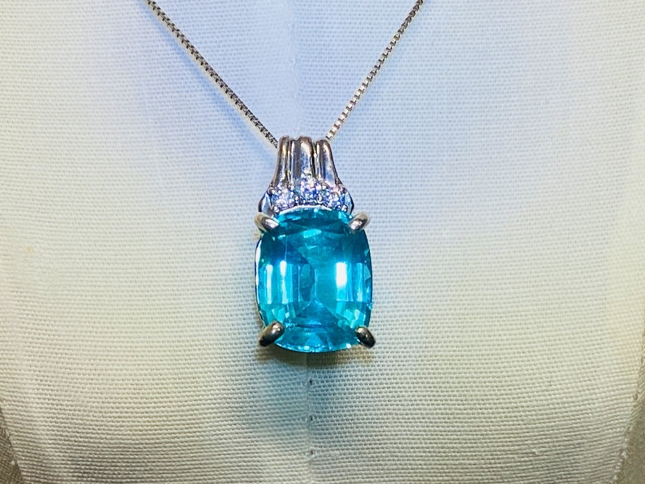 パライバトルマリンタイプ＜ラボグロウン＞ペンダント　【限定1個】4.95ct　蛍光色　魅力的なブルー＆グリーン　S-003